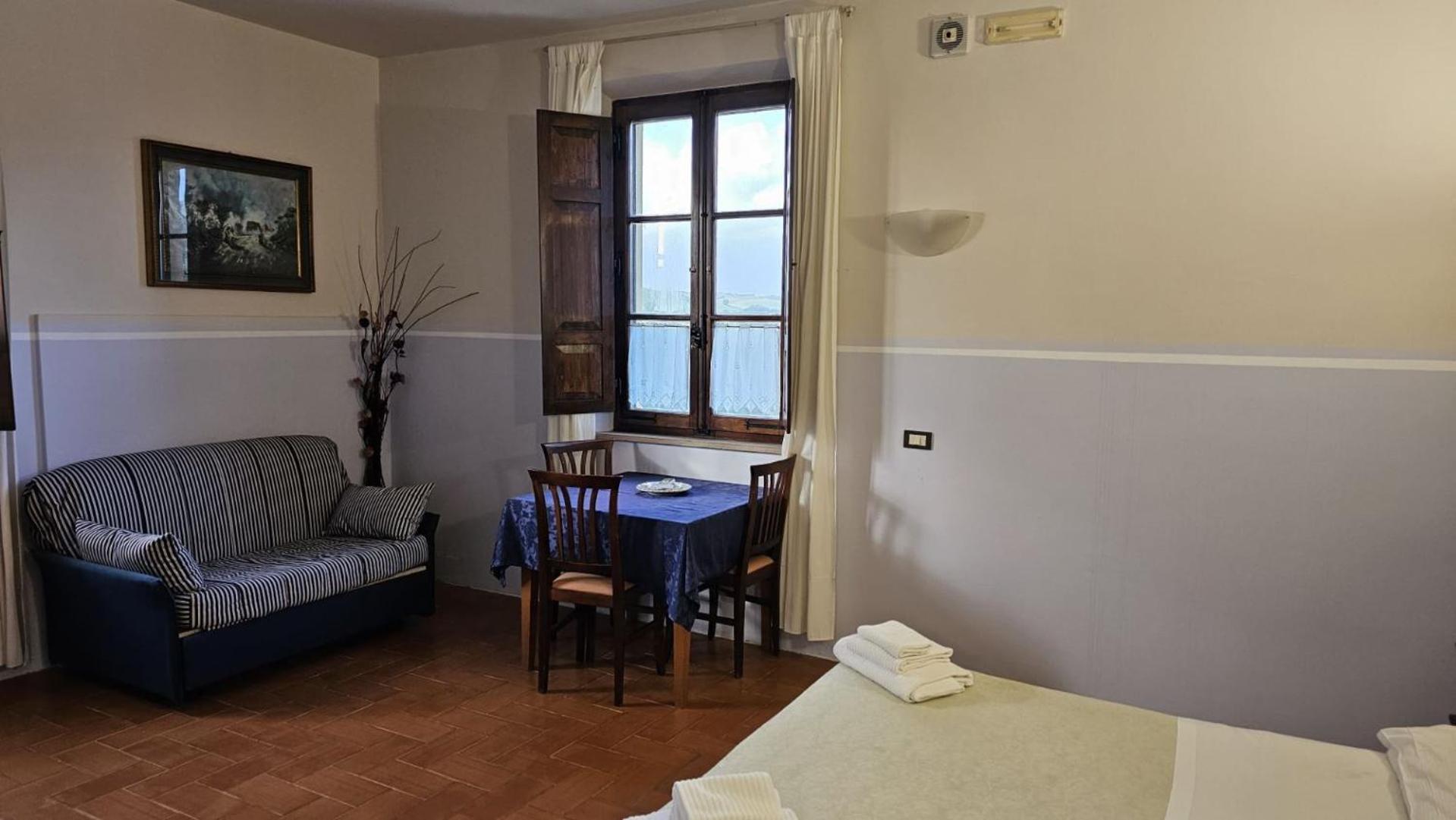 I Chiari Guest House Acquaviva  Bagian luar foto