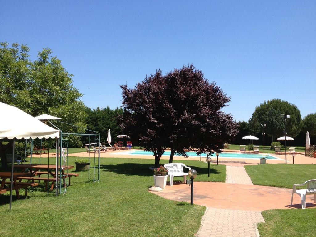 I Chiari Guest House Acquaviva  Bagian luar foto